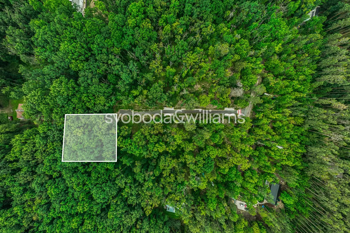 Prodej stavebního pozemku 2810 m²